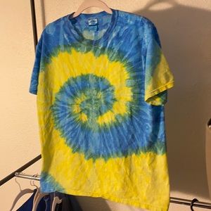 ☀️Basic T-shirt. Gently worn. Size women’s large☀️